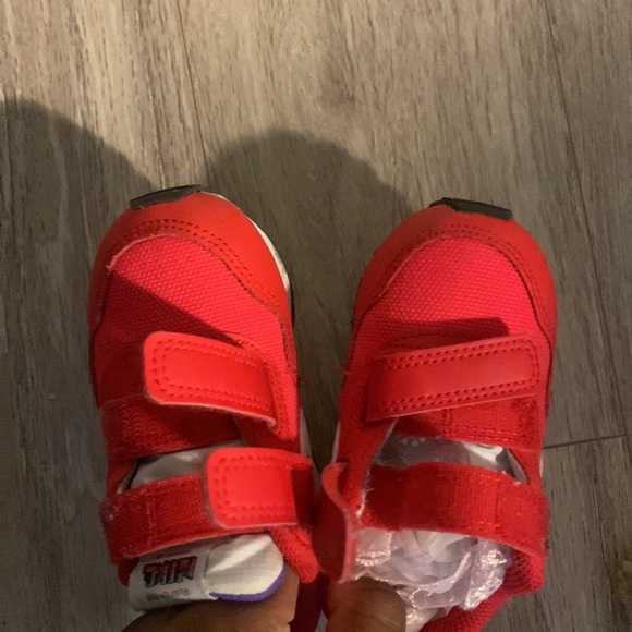 Nikes - Picture 9 of 9